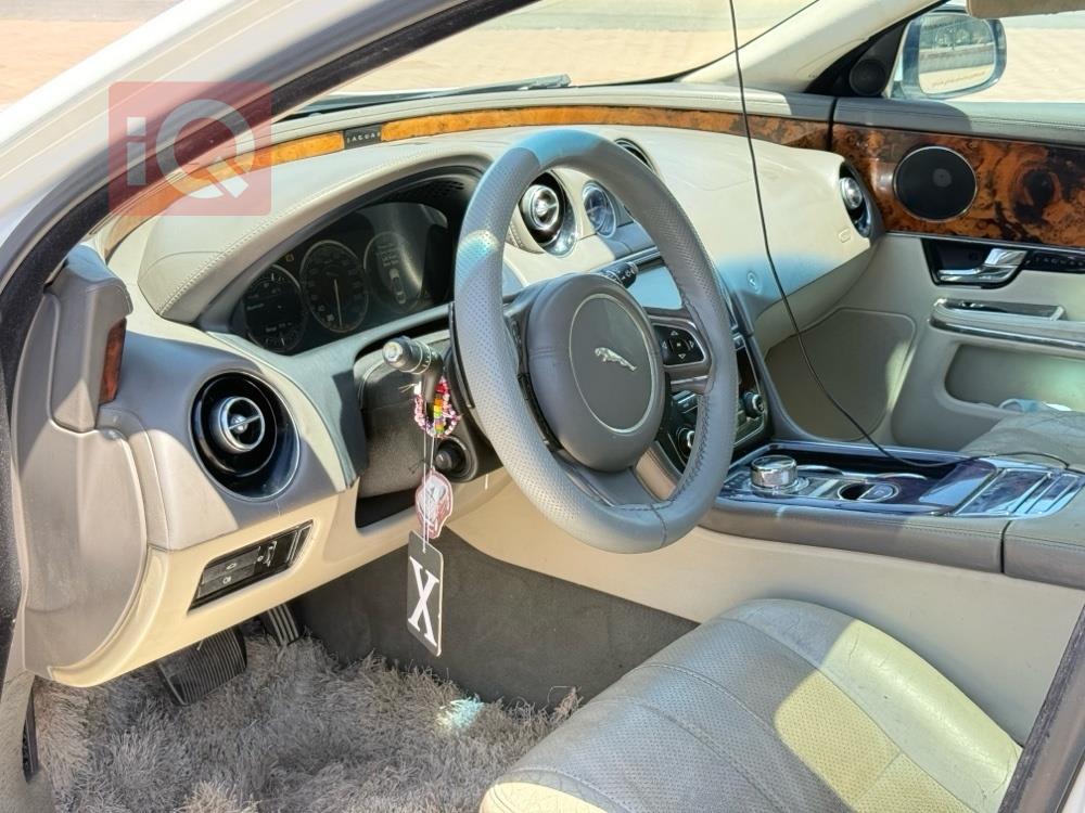 جاكوار XJ